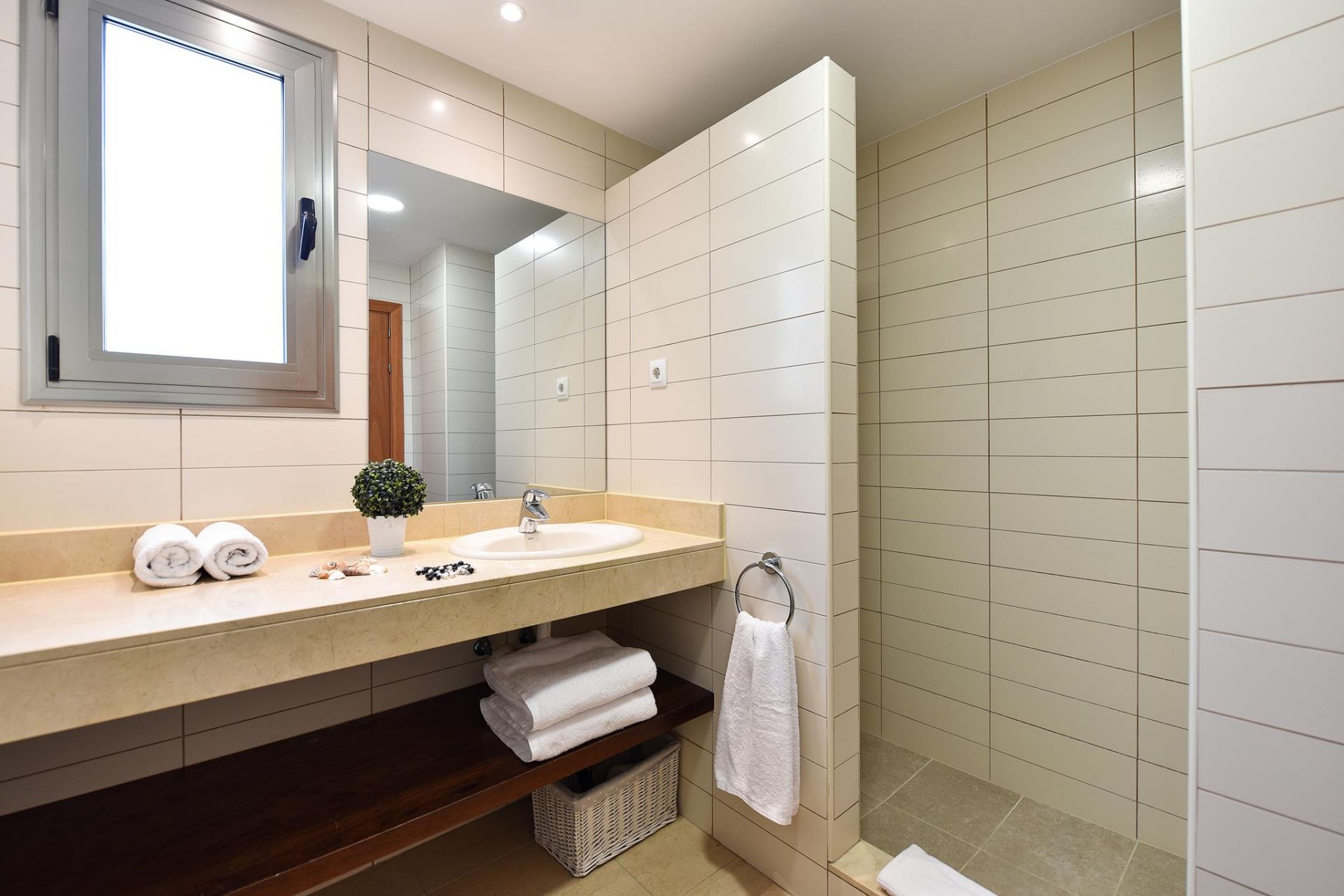 Propiedad 9 en PAR 4