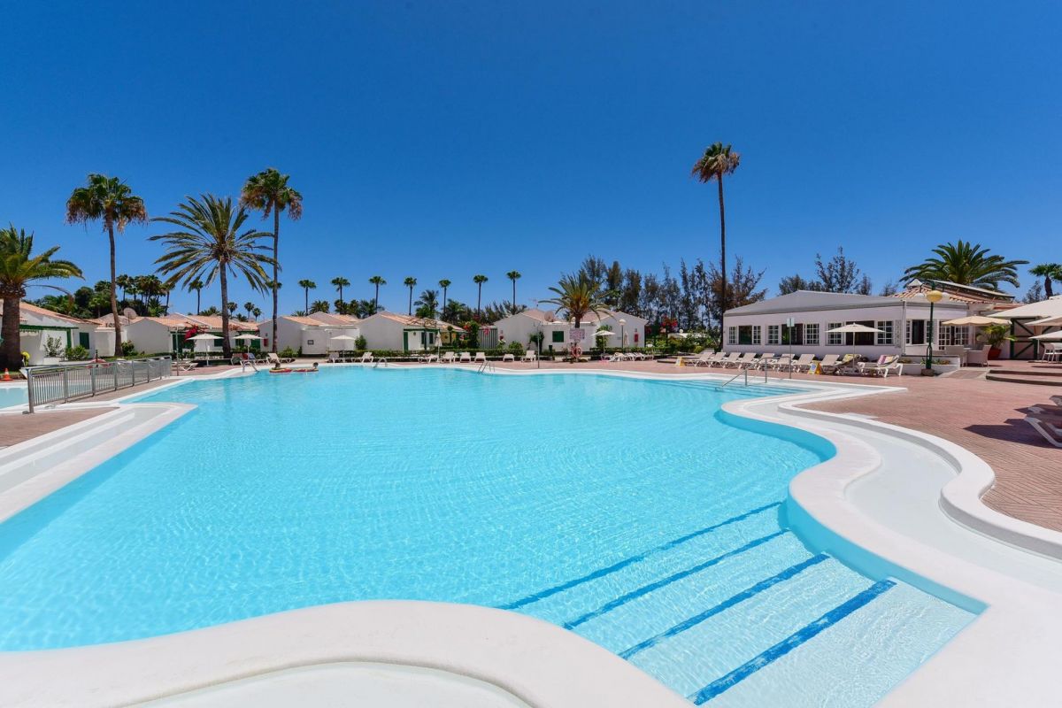 Campo Golf 26: Bungalow Moderno en Maspalomas | VillaGranCanaria Piscina