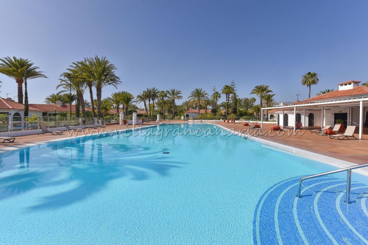 Bungalow Sun Club EM259A | Playa del Ingles | VillaGranCanaria Piscina