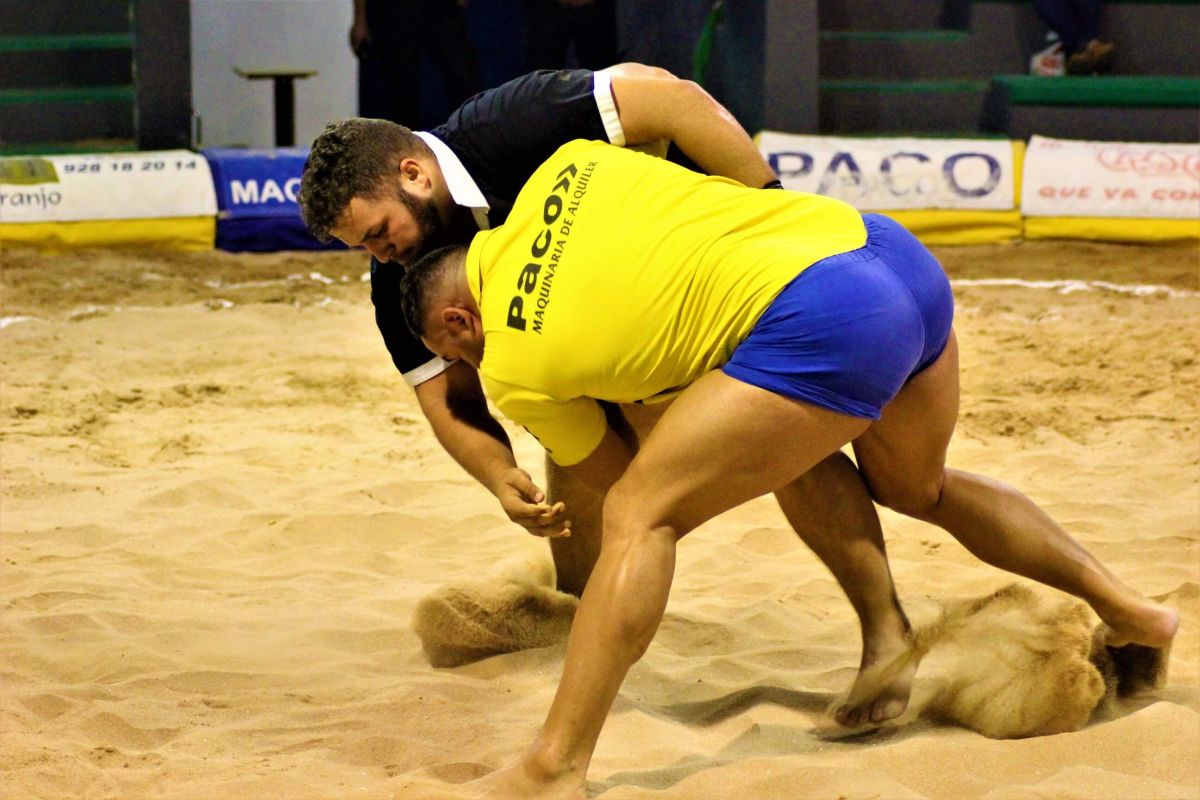 Ringen - traditioneller Sport auf den Kanaren, der Kultur auf den Fersen
