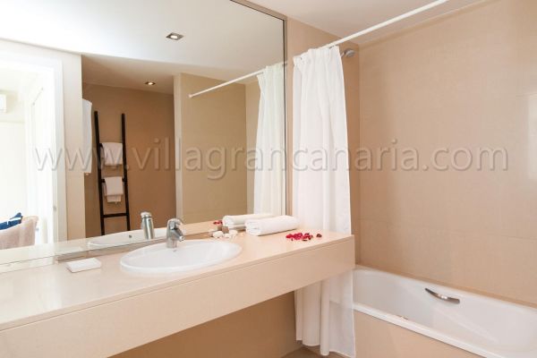 Los Lagos 12 | Salobre Golf | VillaGranCanaria Baño 1