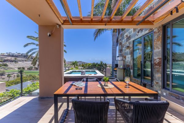Holiday Rental Los Lagos 20 in Salobre Golf | VillaGranCanaria Terraza