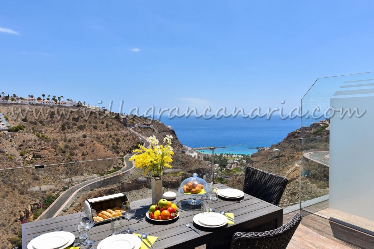 Penthaus Beyond in Amadores | VillaGranCanaria Balcón