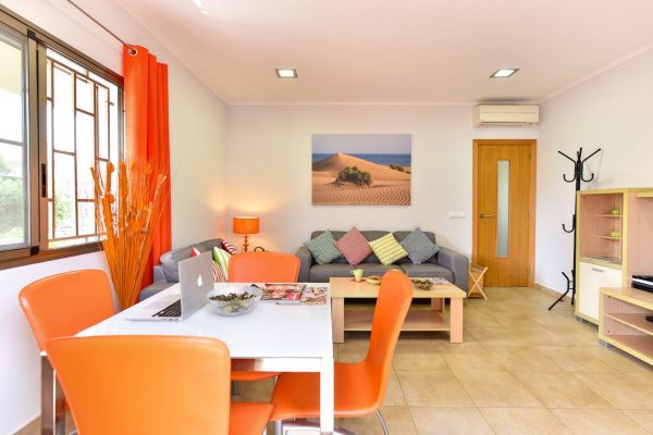 Casa de Playa Adelfas MCI | San Agustín | VillaGranCanaria Comedor