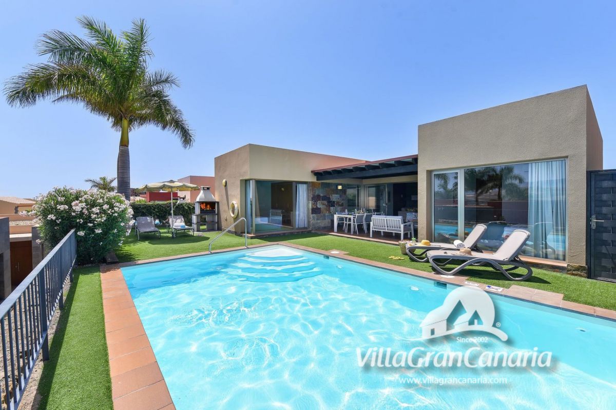 2 in PAR 4 | Salobre Golf | VillaGranCanaria Piscina