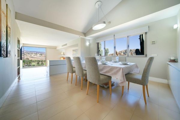 Villa Piedra Amarilla | Salobre Golf | VillaGranCanaria Comedor