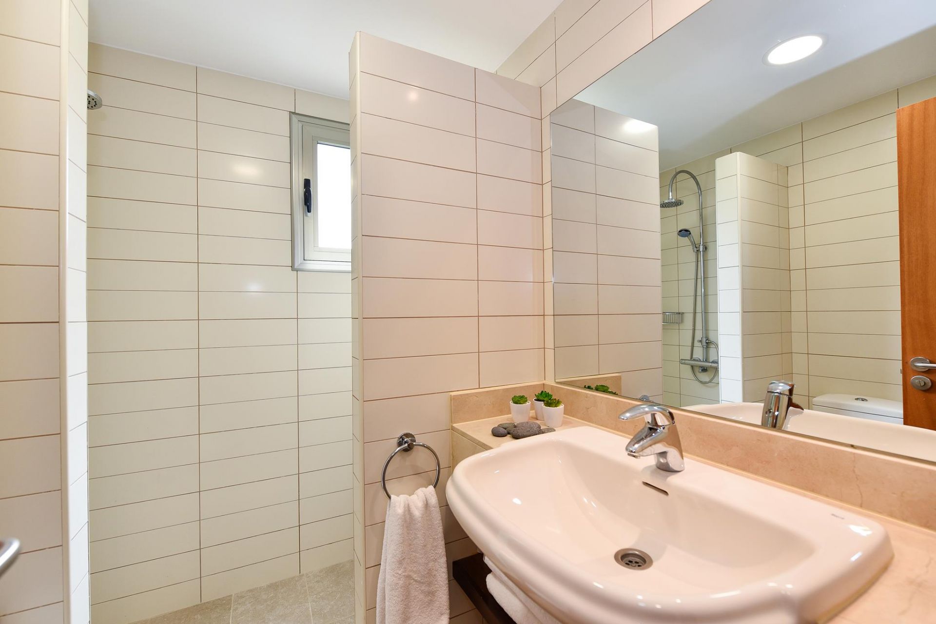 Propiedad 9 en PAR 4