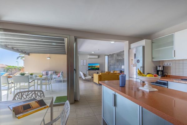 7 in PAR 4 | Salobre Golf | VillaGranCanaria Cocina