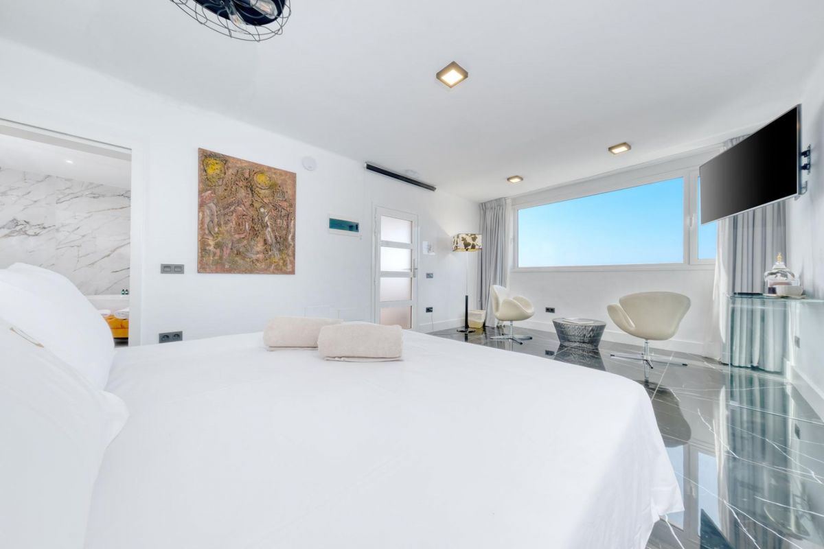 Serenity Home Suite 7 - HolidayRentals 365 Dormitorio 1