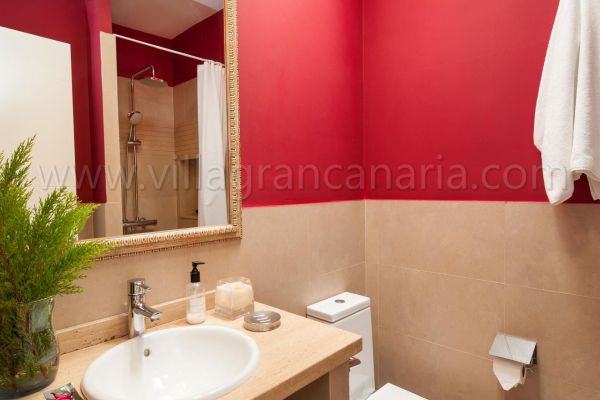 Bungalow BN04 | Playa del Inglés | VillaGranCanaria Baño 1