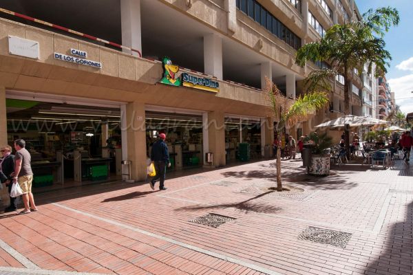 Nautilus 8D | Apartamento con Vistas en Las Canteras Aseo