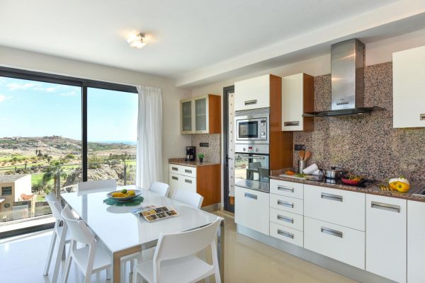 Los Lagos 36 | Salobre Golf | VillaGranCanaria Cocina