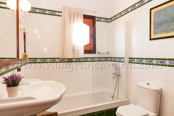 Finca Salobre | VillaGranCanaria Baño 2