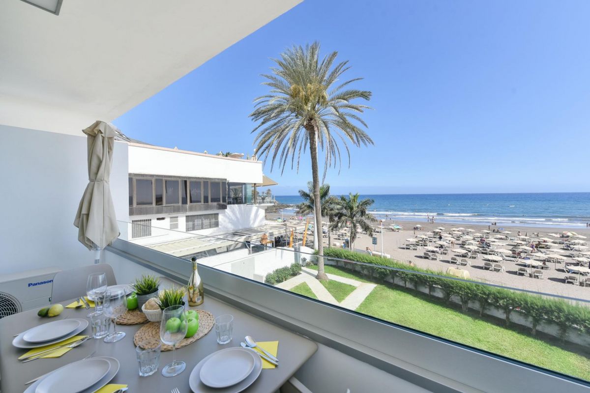 Beachfront Apartment Nasas 12 | San Agustín | VillaGranCanaria Terraza