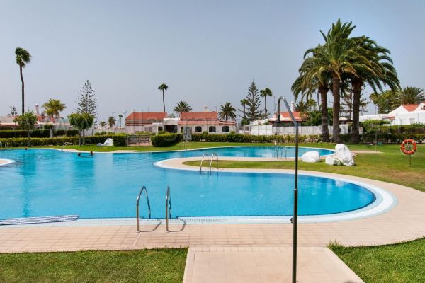 Bungalow JF/GI | Playa del Inglés | VillaGranCanaria Piscina