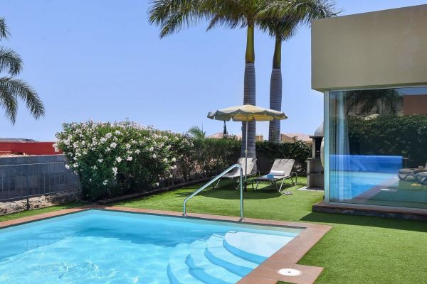 2 en PAR 4 | Salobre Golf | VillaGranCanaria Piscina