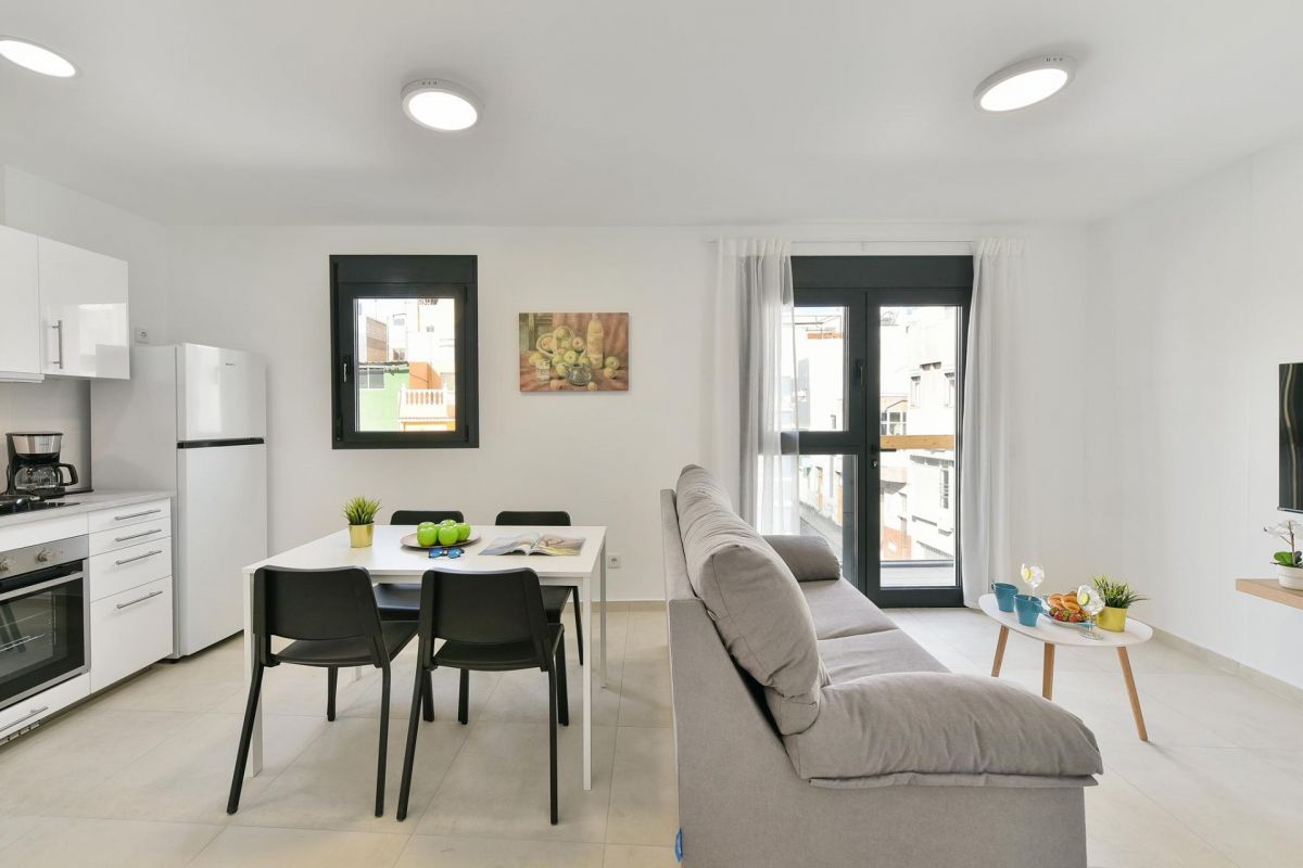 Calma Costera 1B | Apartamento Moderno y Relax junto al Mar Salón