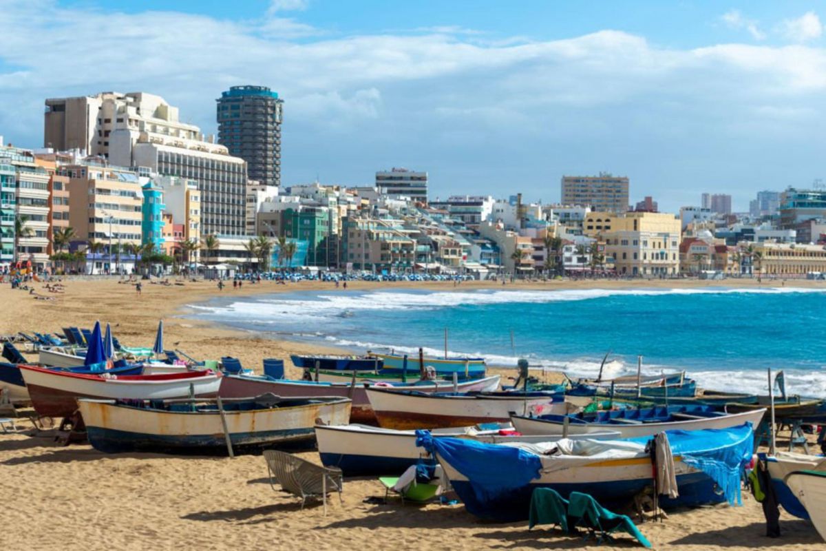 Sole Beachstay: Apartment mit Terrasse Las Canteras | VillaGranCanaria Entorno