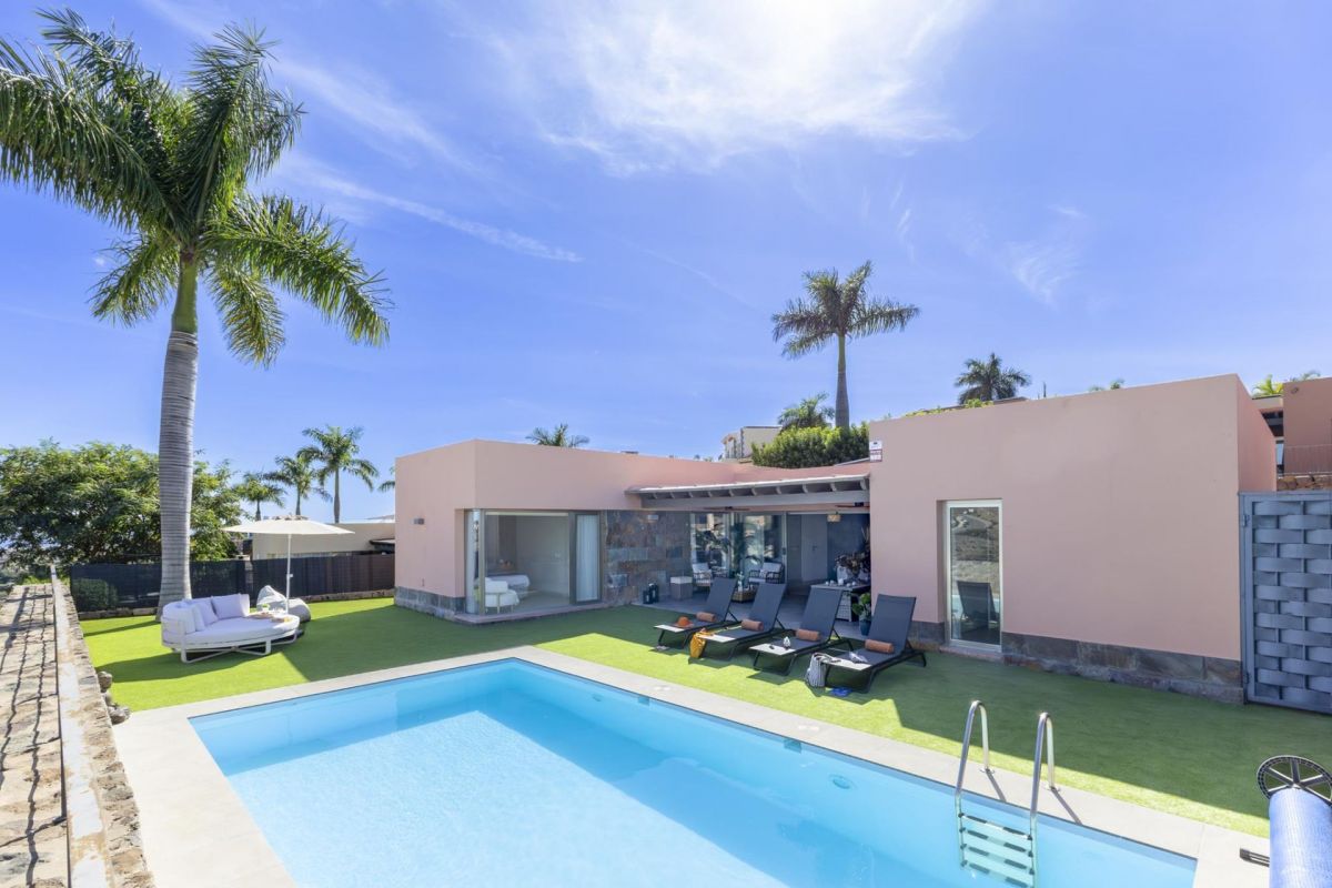 23 en PAR 4 - Salobre Golf - VillaGranCanaria Piscina