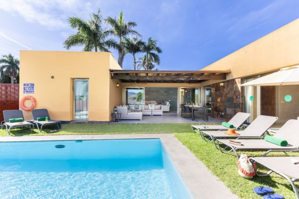 18 en PAR 4 | Salobre | VillaGranCanaria Piscina
