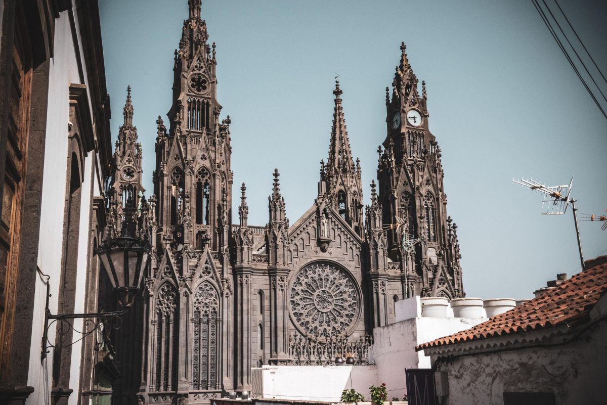 Die Altstadt von Arucas, das Heim des Rums auf Gran Canaria