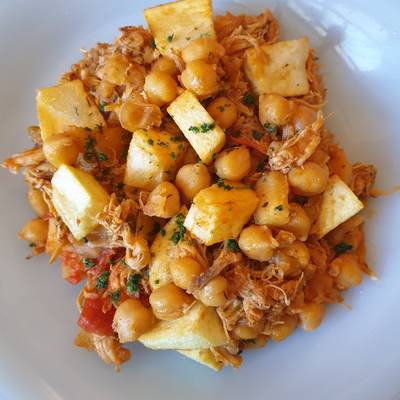 Traditional Canarian dishes: ropa vieja