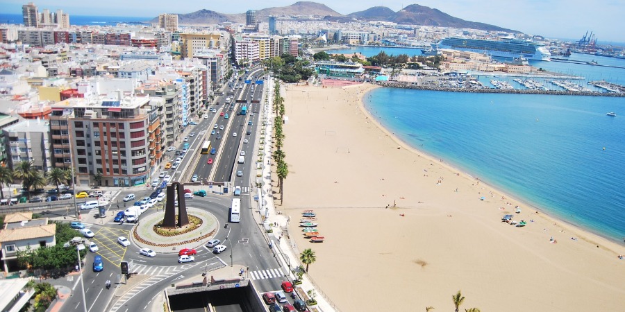 Las Alcaravaneras, der Sportstrand von Las Palmas