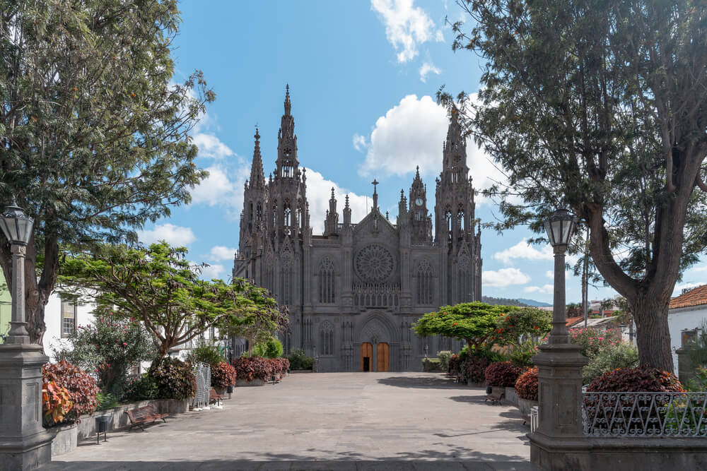 Parque San Juan con vistas a la iglesia de Arucas